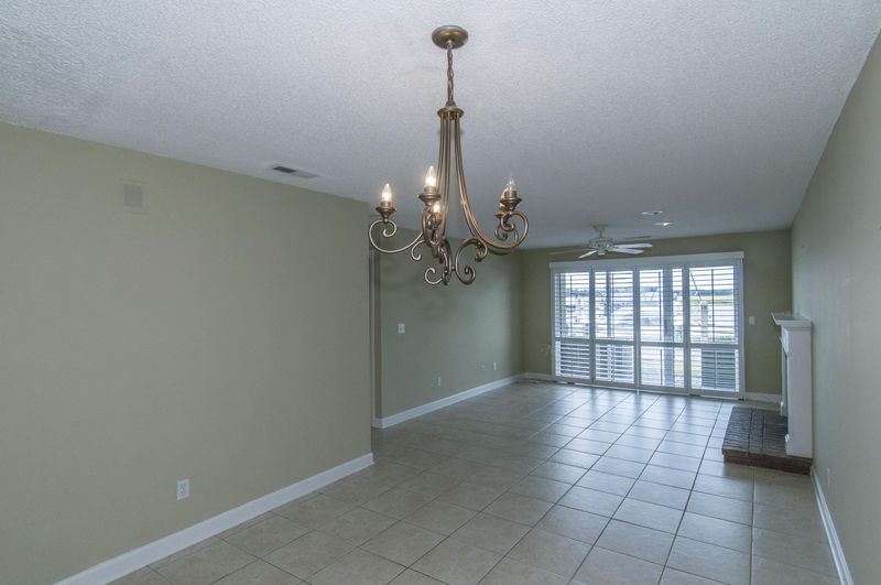 1954 Marsh Oak Ln, Johns Island, SC 29455
