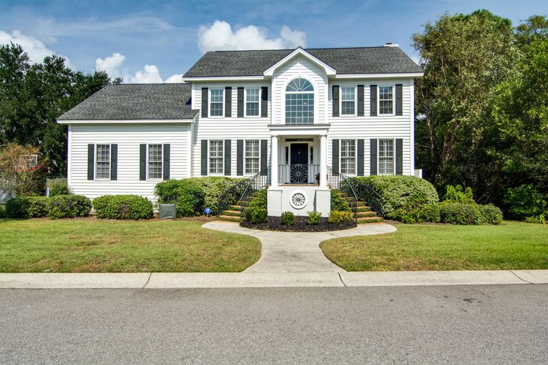 902 Parrot Creek Way, Charleston, SC 29412