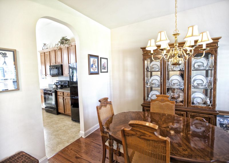 7313 Brown Thrasher Ct, Hanahan, SC 29410