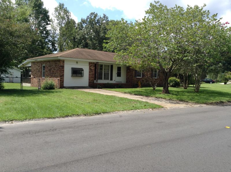 327 Holly Ave, Goose Creek, SC 29445