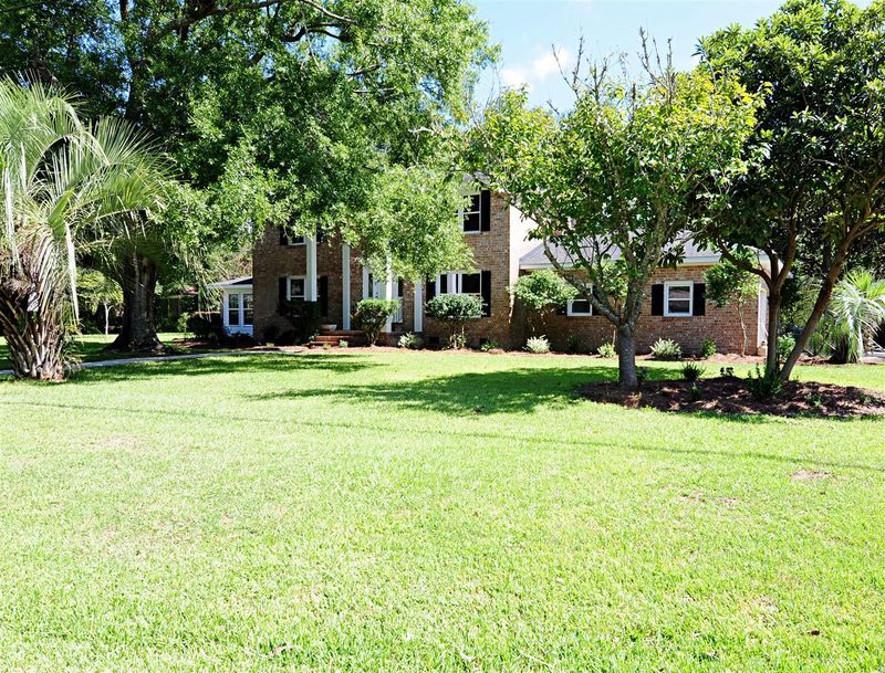 1035 Fort Sumter Dr, Charleston, SC 29412