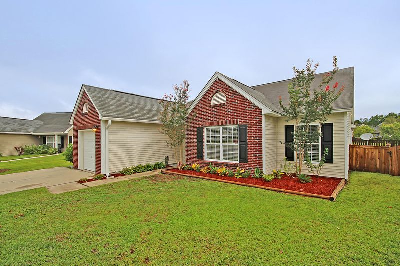 115 Donovan Ct, Summerville, SC 29483