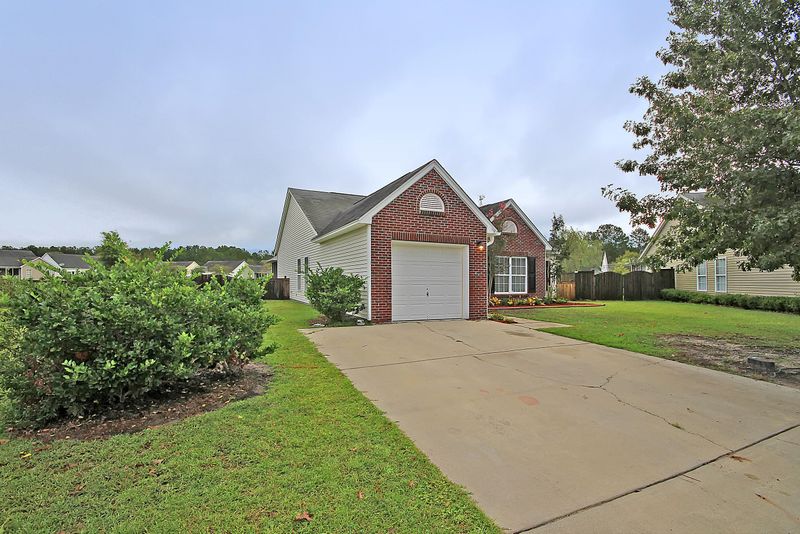 115 Donovan Ct, Summerville, SC 29483