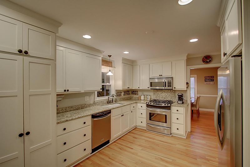 81 Chadwick Dr, Charleston, SC 29407