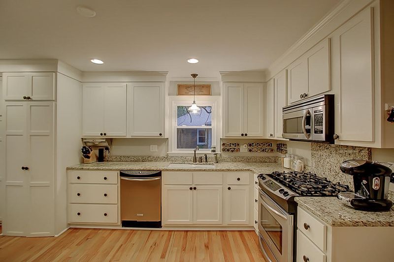 81 Chadwick Dr, Charleston, SC 29407