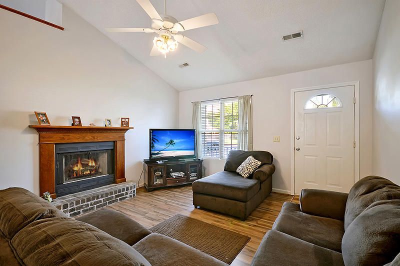 105 Dartmouth Ct, Goose Creek, SC 29445