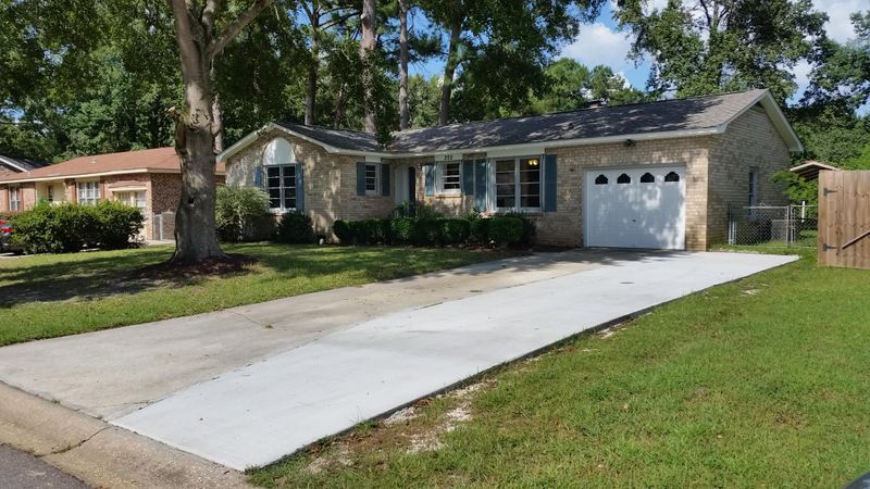 205 Iris St, Ladson, SC 29456