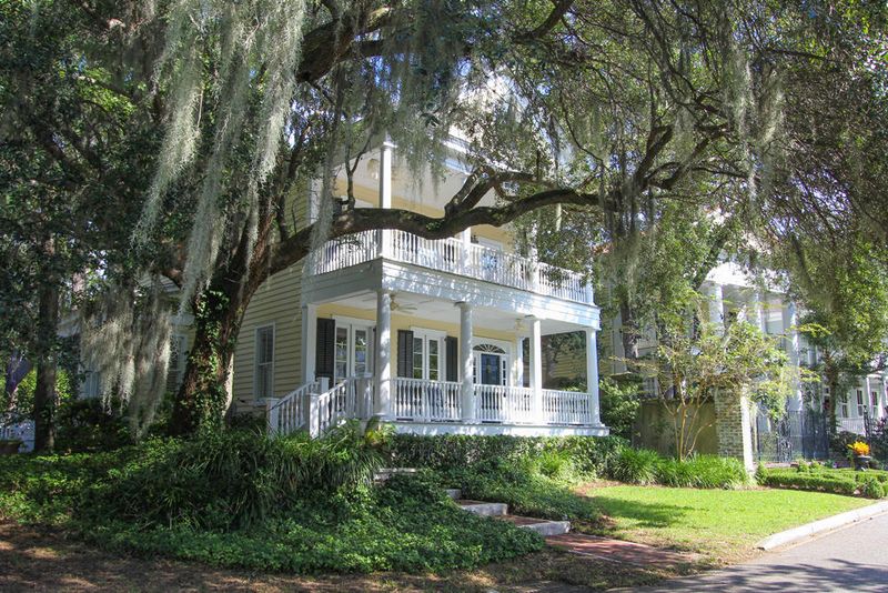 40 Eastlake Rd, Mount Pleasant, SC 29464