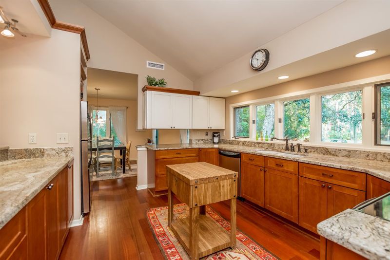 2644 Seabrook Island Rd, Johns Island, SC 29455