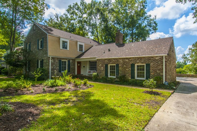 202 Lakeview Dr, Summerville, SC 29485