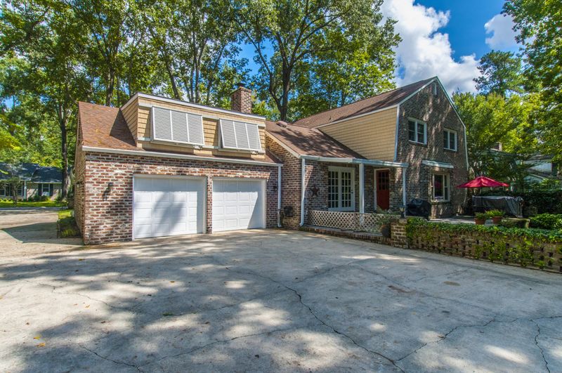 202 Lakeview Dr, Summerville, SC 29485