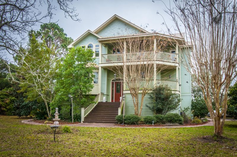 8515 St Pierre Creek Dr, Edisto Island, SC 29438