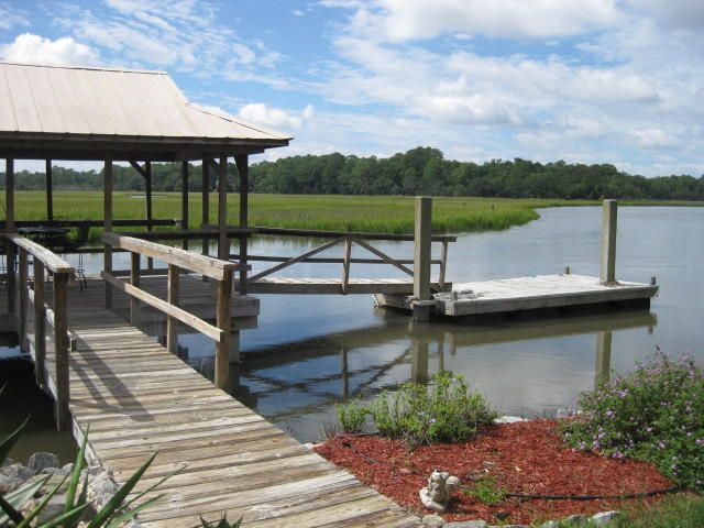 8515 St Pierre Creek Dr, Edisto Island, SC 29438