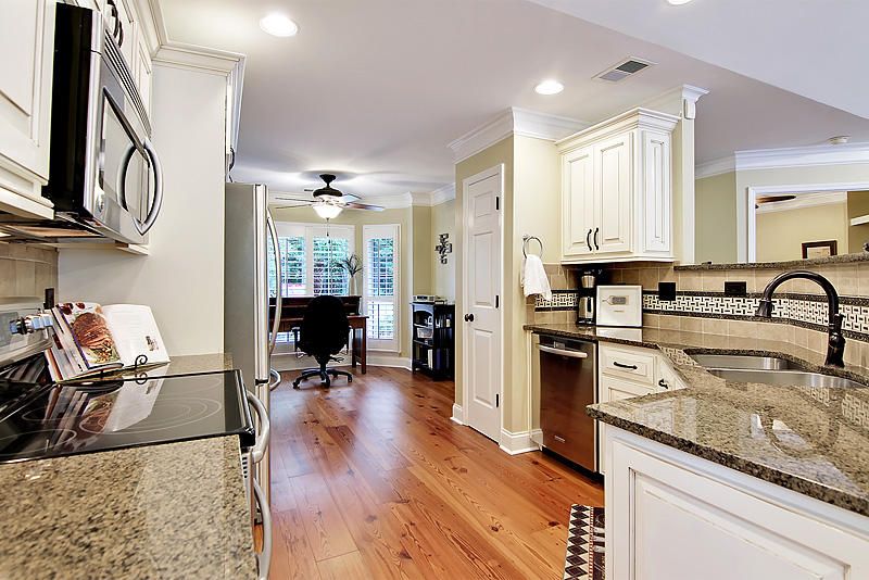 537 Pritchards Point Dr, Mount Pleasant, SC 29464