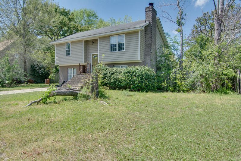 233 Mohican Cir, Summerville, SC 29483