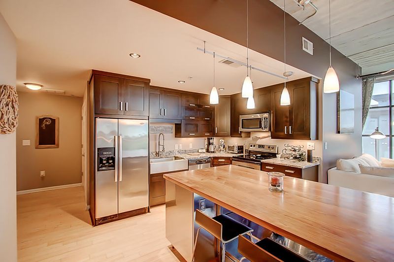 1 Cool Blow St #345, Charleston, SC 29403