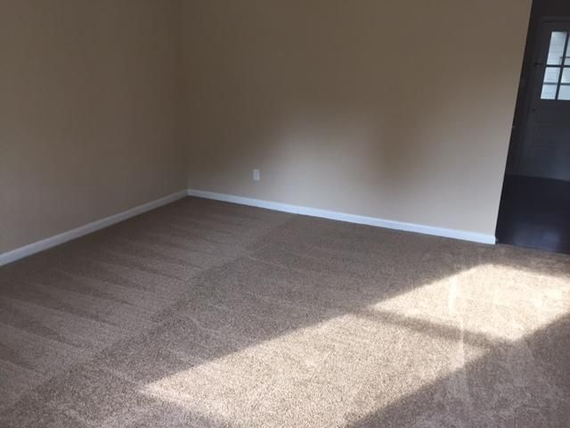 105 Elliott Dr, Ladson, SC 29456