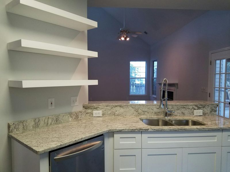 2081 Country Manor Dr, Mount Pleasant, SC 29466