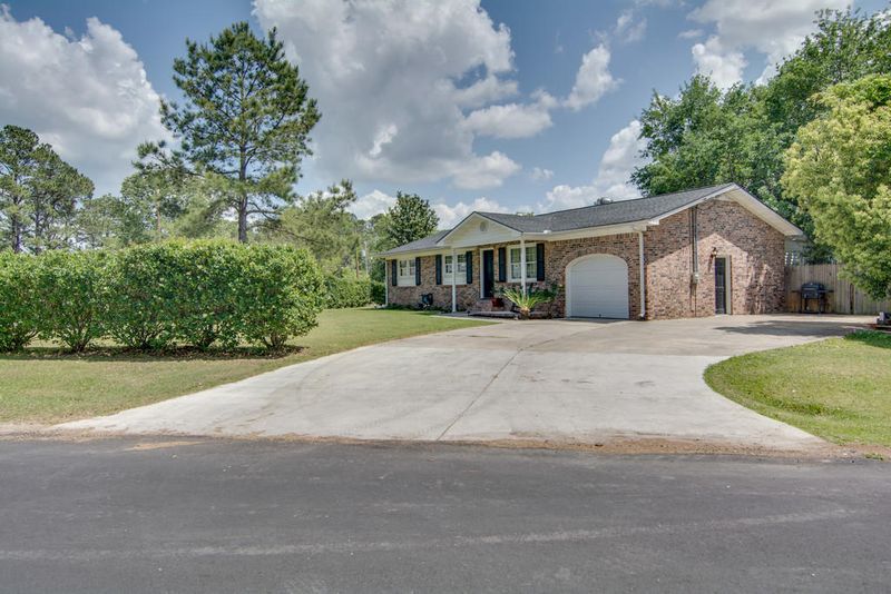 120 Wisteria Rd, Goose Creek, SC 29445