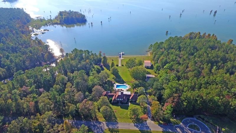 2205 Pinopolis Rd, Pinopolis, SC 29469