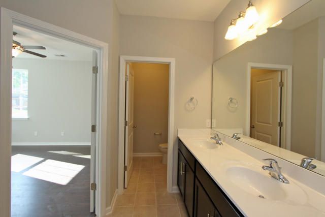 320 Bay Village Ln, Moncks Corner, SC 29461