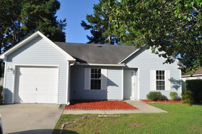 121 Coventry Rd, Summerville, SC 29486