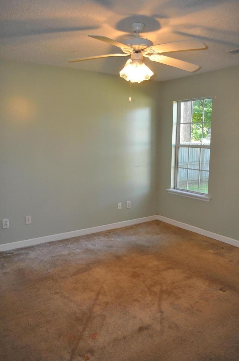 121 Coventry Rd, Summerville, SC 29486