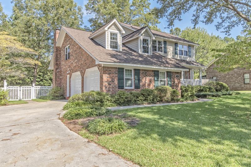 125 Boone Dr, Summerville, SC 29485