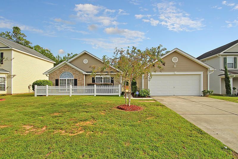 334 Savannah River Dr, Summerville, SC 29485