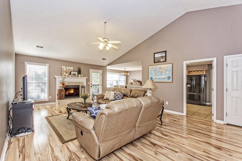 768 Glen Lake Ct, Mount Pleasant, SC 29464
