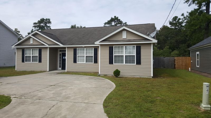 2736 Fernwood Dr, North Charleston, SC 29406