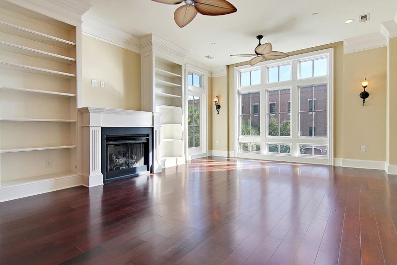 175 Concord St #207, Charleston, SC 29401