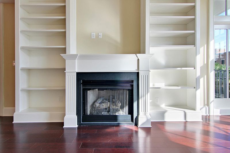 175 Concord St #207, Charleston, SC 29401