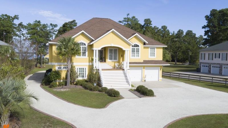 349 Lake Moultrie Dr, Bonneau, SC 29431