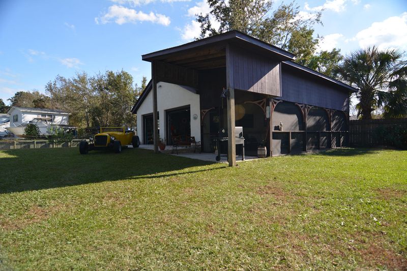 322 Lake Moultrie Dr, Bonneau, SC 29431