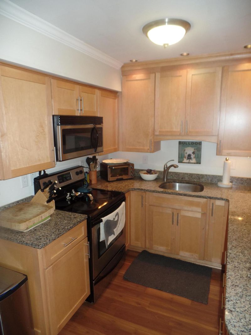 1084 S Shadow Dr, Mount Pleasant, SC 29464