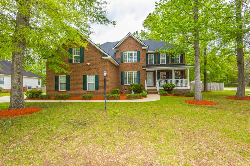 100 Haleswood Cir, Goose Creek, SC 29445