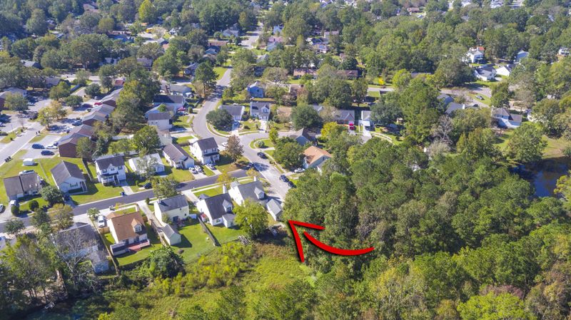 8154 Honeysuckle Lake Dr, North Charleston, SC 29420