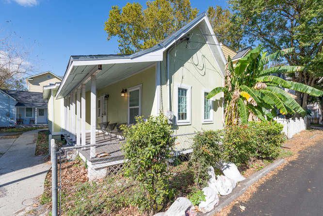 16 Strawberry Ln, Charleston, SC 29403