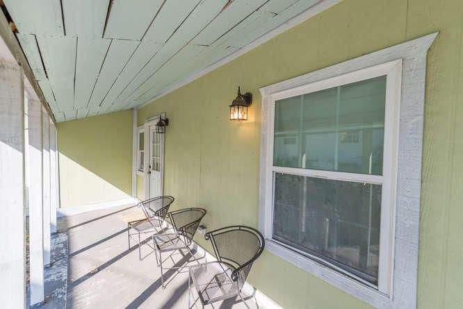 16 Strawberry Ln, Charleston, SC 29403