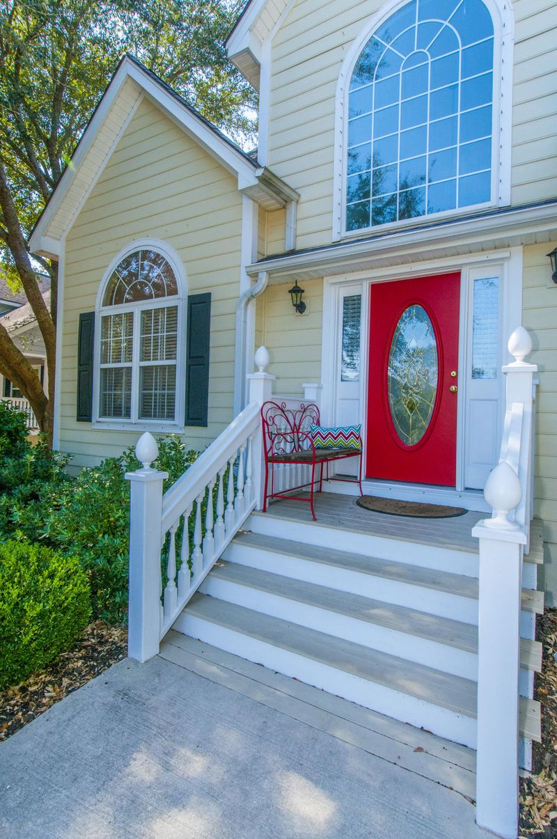 1059 Five Oaks Dr, Charleston, SC 29412