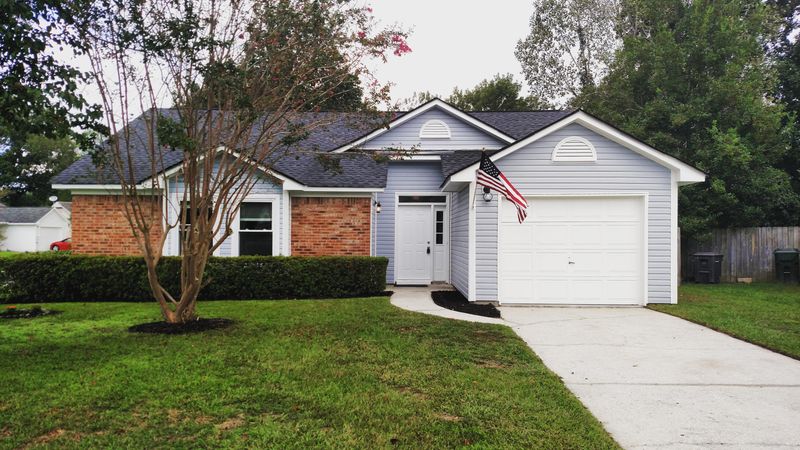 111 Persimmon Cir, Goose Creek, SC 29445