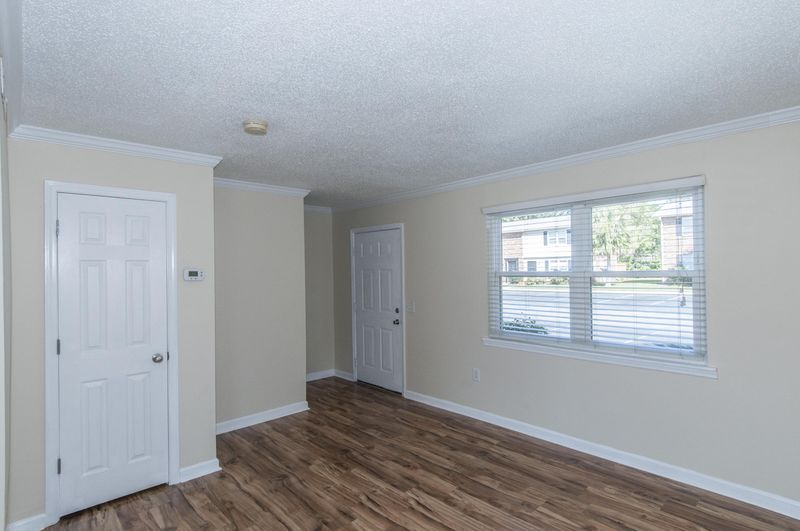 415 Parkdale Dr #10-A, Charleston, SC 29414