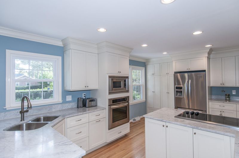 697 Ritter Dr, Charleston, SC 29412