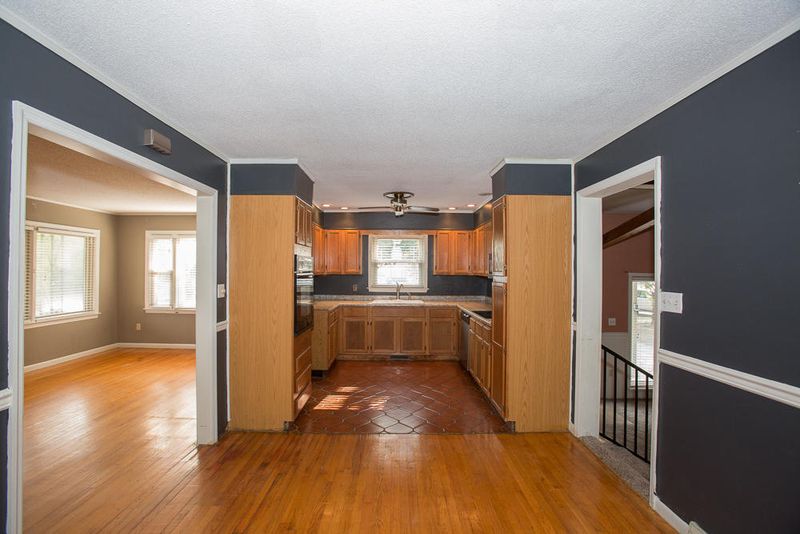 1332 Honeysuckle Ln, Charleston, SC 29412