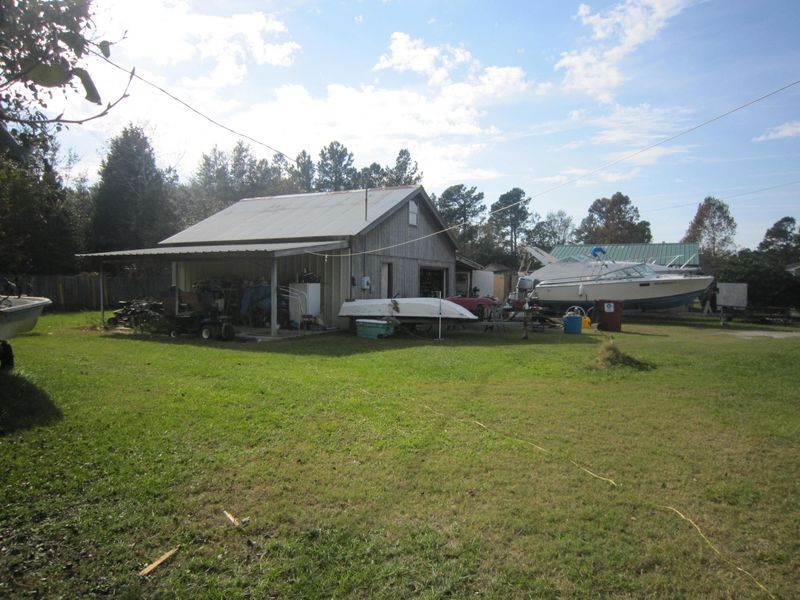 422 General Moultrie Dr, Bonneau, SC 29431