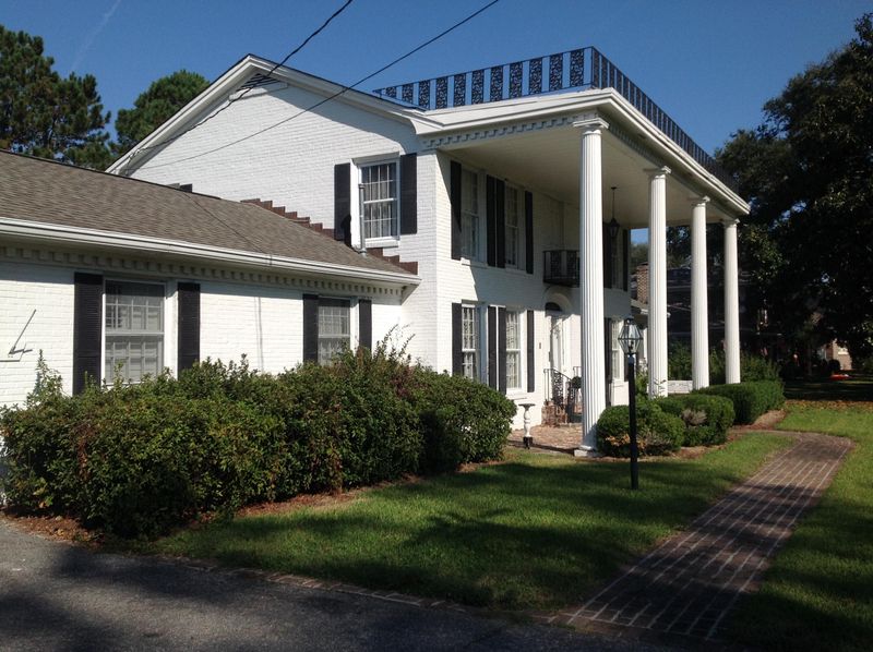 1544 Fairway Dr, Charleston, SC 29412