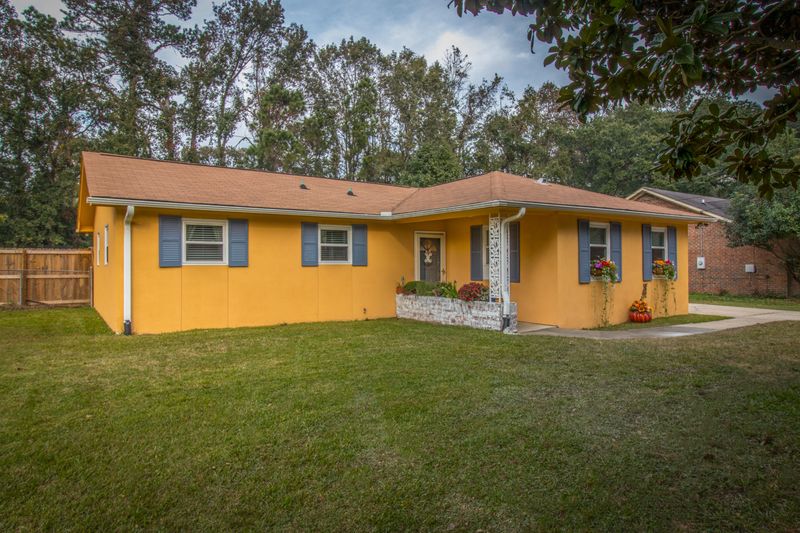 1846 Piper Dr, Charleston, SC 29407