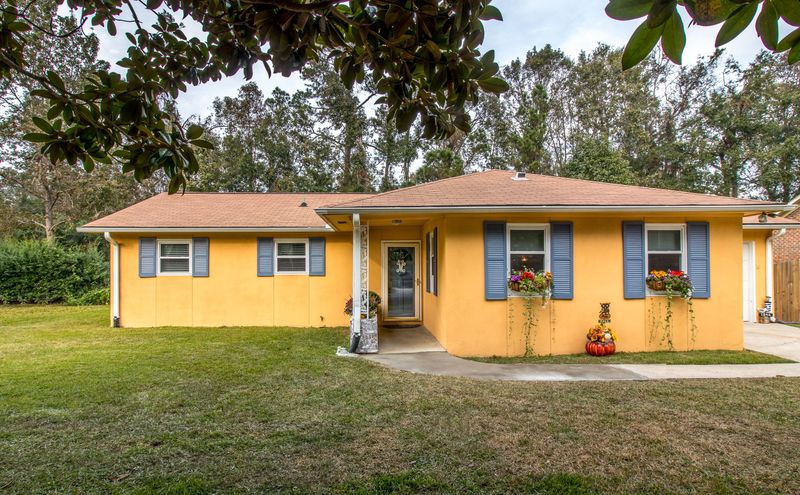 1846 Piper Dr, Charleston, SC 29407