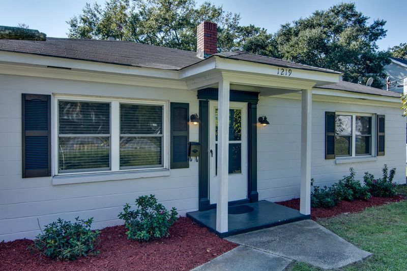 1219 Chesterfield Rd, North Charleston, SC 29405